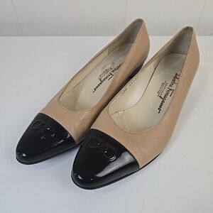 Salvatore Ferragamo Gancini Cap Toe Kitten Heel 7 B Black & Tan Vara Italy